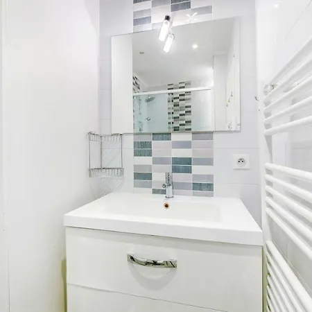 Avenue Montaigne Appartement *